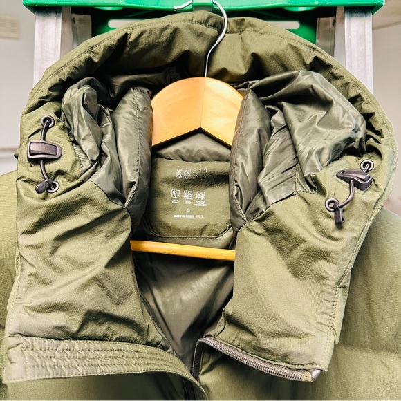 Uniqlo Seamless Down Parka - Picture 4 of 7